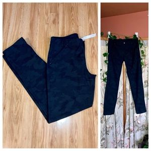 Lululemon Womens Pants Slacks Black Camo Print sz 6